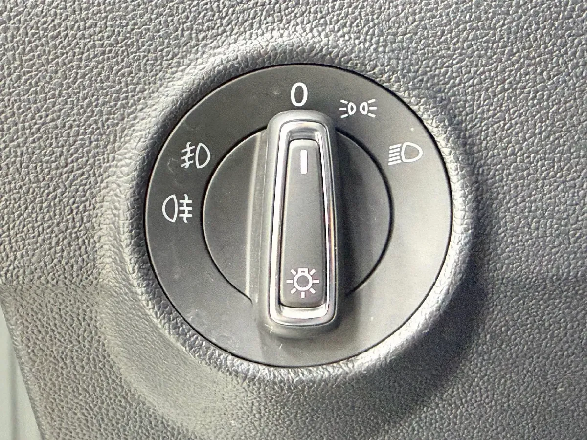 2022 Volkswagen T-Roc 1.4T 150HP L4 7DCT,autocango,china used car exporter,china ev exporter,chinese used car exporter,chinese used ev exporter