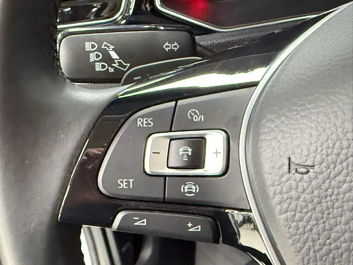 2022 Volkswagen T-Roc 1.4T 150HP L4 7DCT,autocango,china used car exporter,china ev exporter,chinese used car exporter,chinese used ev exporter