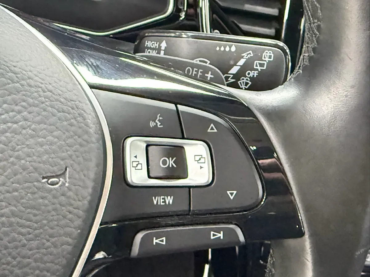 2022 Volkswagen T-Roc 1.4T 150HP L4 7DCT,autocango,china used car exporter,china ev exporter,chinese used car exporter,chinese used ev exporter