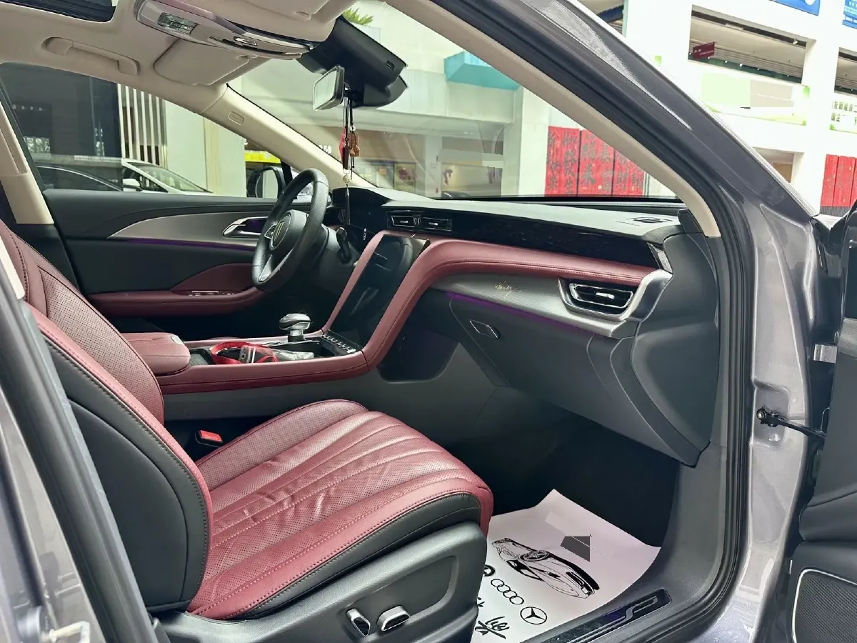 2023 HongQi H5 2.0T 224HP L4 8AT,autocango,china used car exporter,china ev exporter,chinese used car exporter,chinese used ev exporter