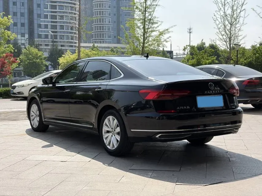 2021 Volkswagen Passat 2.0T 186HP L4 7DCT,autocango,china used car exporter,china ev exporter,chinese used car exporter,chinese used ev exporter