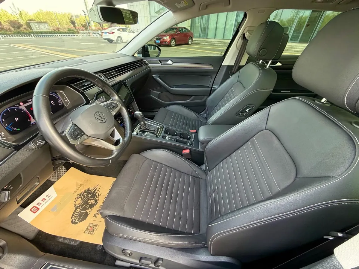 2020 Volkswagen Magotan 2.0T 220HP L4 7DCT,autocango,china used car exporter,china ev exporter,chinese used car exporter,chinese used ev exporter