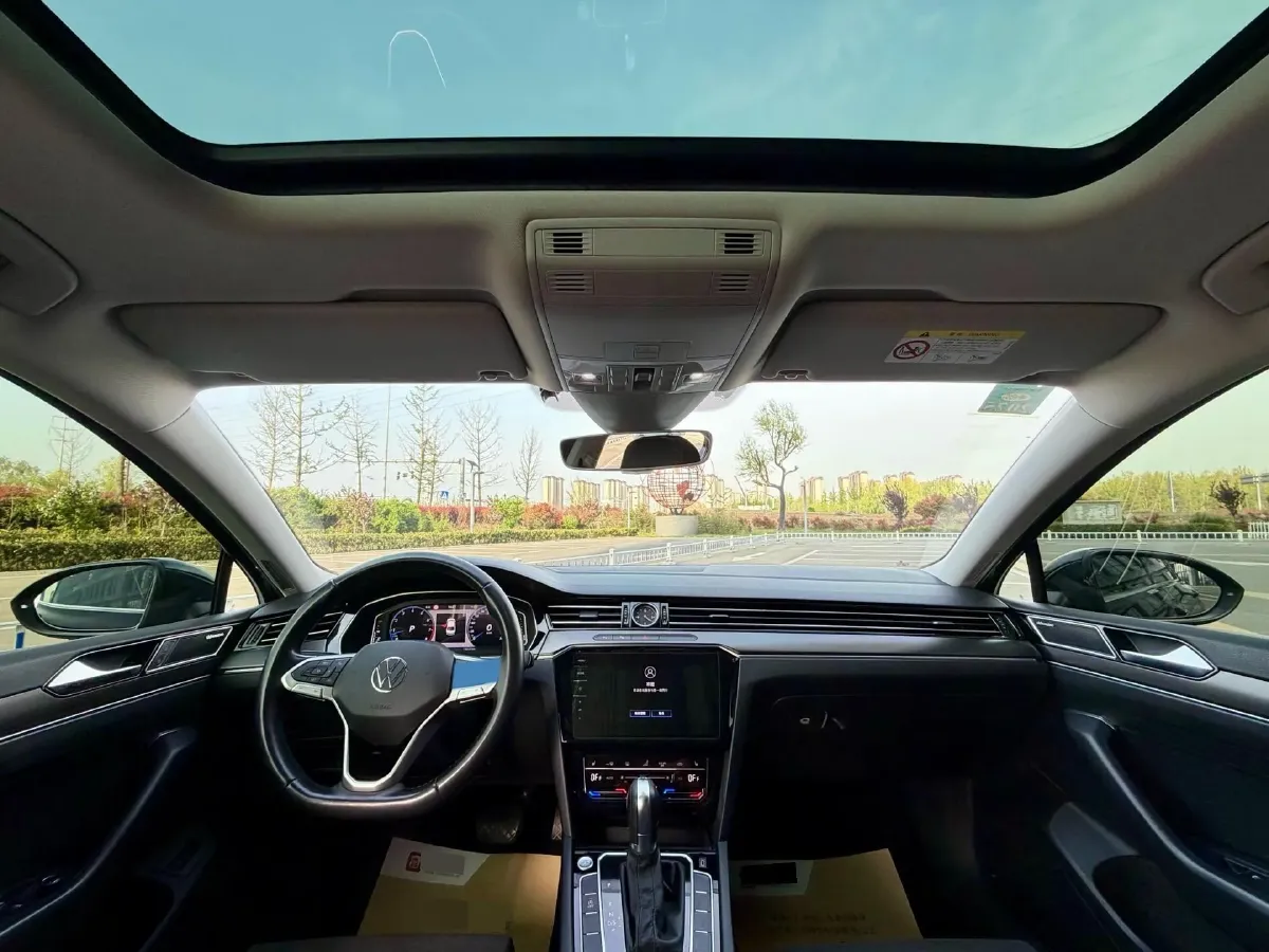 2020 Volkswagen Magotan 2.0T 220HP L4 7DCT,autocango,china used car exporter,china ev exporter,chinese used car exporter,chinese used ev exporter