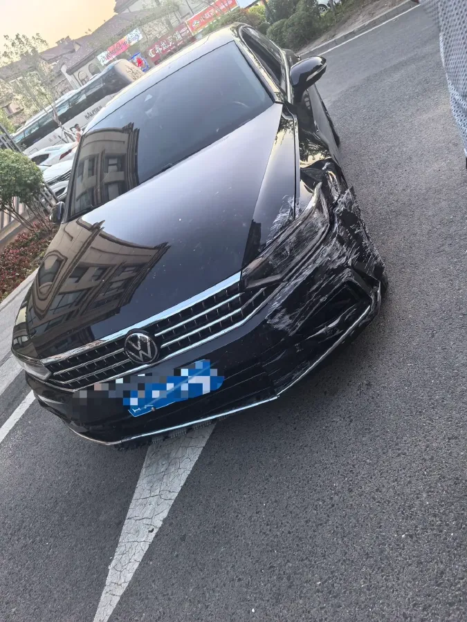 2023 Volkswagen Magotan 2.0T 220HP L4 7DCT,autocango,china used car exporter,china ev exporter,chinese used car exporter,chinese used ev exporter