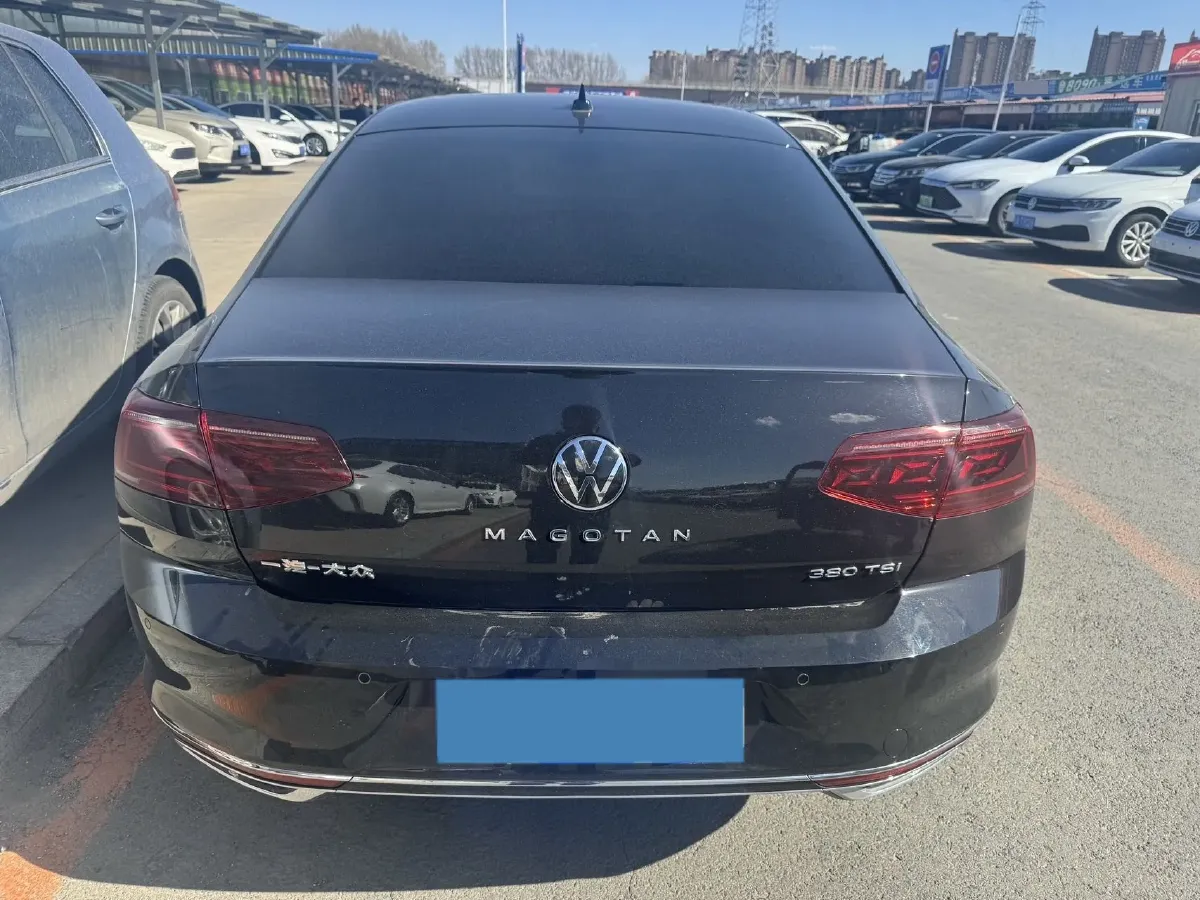 2023 Volkswagen Magotan 2.0T 220HP L4 7DCT,autocango,china used car exporter,china ev exporter,chinese used car exporter,chinese used ev exporter