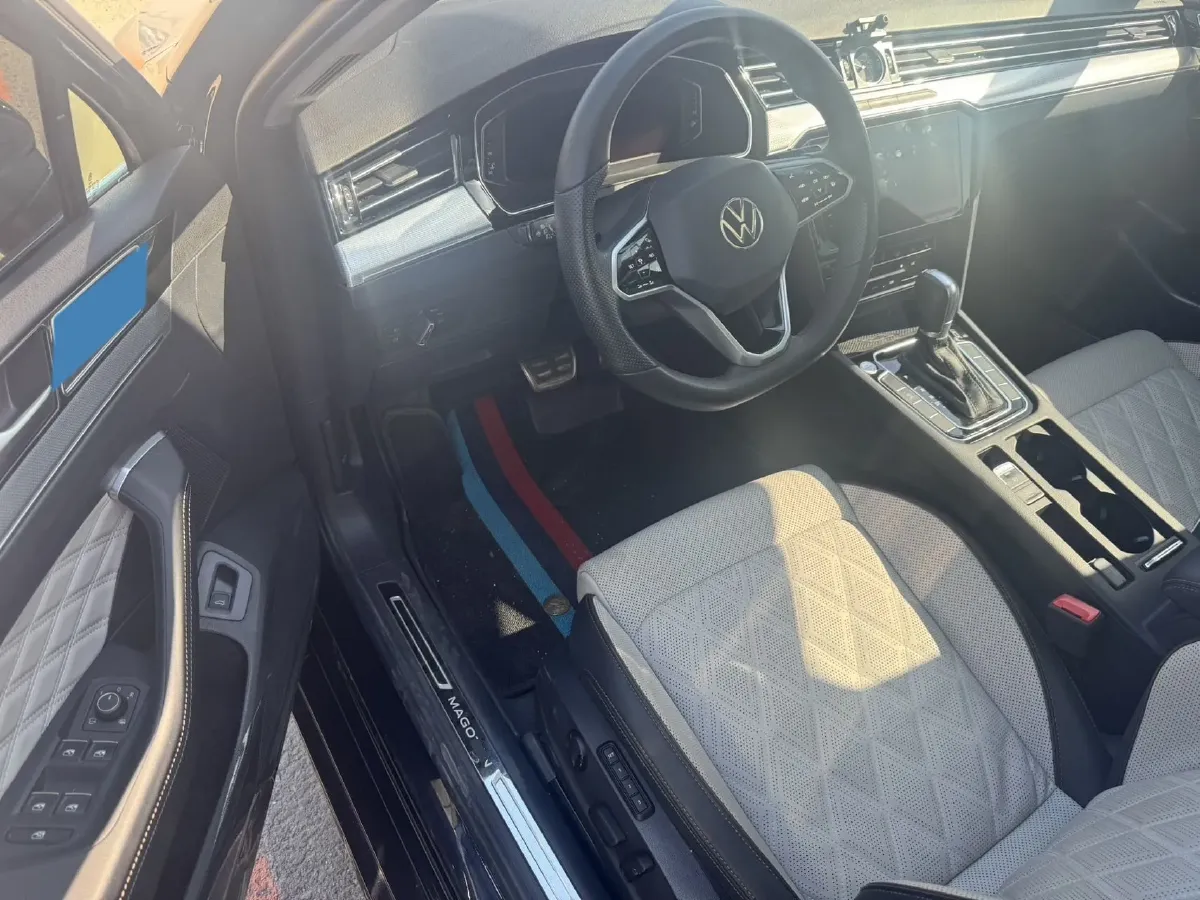2023 Volkswagen Magotan 2.0T 220HP L4 7DCT,autocango,china used car exporter,china ev exporter,chinese used car exporter,chinese used ev exporter