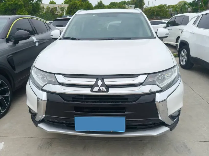 2018 Mitsubishi Outlander 2.0L 166HP L4 CVT,autocango,china used car exporter,china ev exporter,chinese used car exporter,chinese used ev exporter