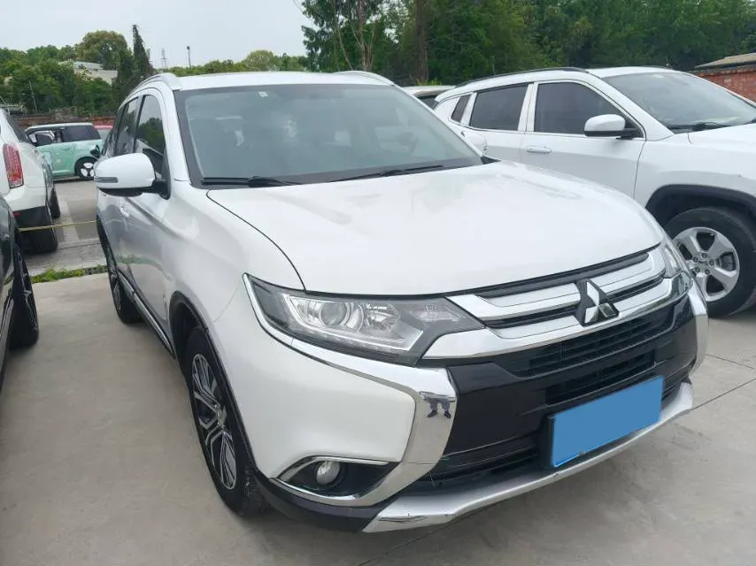 2018 Mitsubishi Outlander 2.0L 166HP L4 CVT,autocango,china used car exporter,china ev exporter,chinese used car exporter,chinese used ev exporter