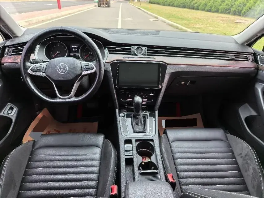 2019 Volkswagen Magotan 2.0T 186HP L4 7DCT,autocango,china used car exporter,china ev exporter,chinese used car exporter,chinese used ev exporter