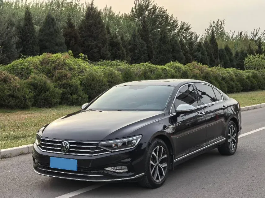 2019 Volkswagen Magotan 2.0T 186HP L4 7DCT,autocango,china used car exporter,china ev exporter,chinese used car exporter,chinese used ev exporter