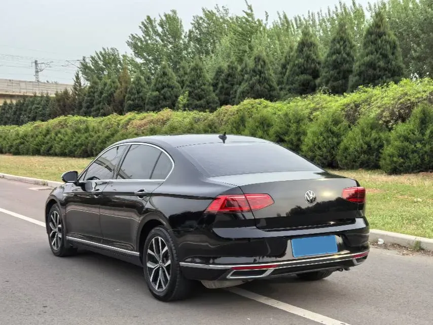 2019 Volkswagen Magotan 2.0T 186HP L4 7DCT,autocango,china used car exporter,china ev exporter,chinese used car exporter,chinese used ev exporter