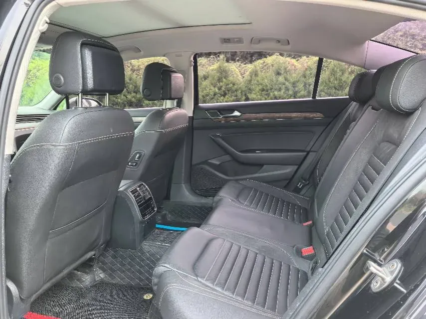 2019 Volkswagen Magotan 2.0T 186HP L4 7DCT,autocango,china used car exporter,china ev exporter,chinese used car exporter,chinese used ev exporter