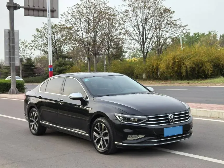 2019 Volkswagen Magotan 2.0T 186HP L4 7DCT,autocango,china used car exporter,china ev exporter,chinese used car exporter,chinese used ev exporter