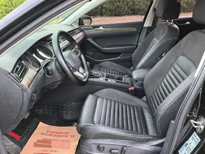 2019 Volkswagen Magotan 2.0T 186HP L4 7DCT,autocango,china used car exporter,china ev exporter,chinese used car exporter,chinese used ev exporter