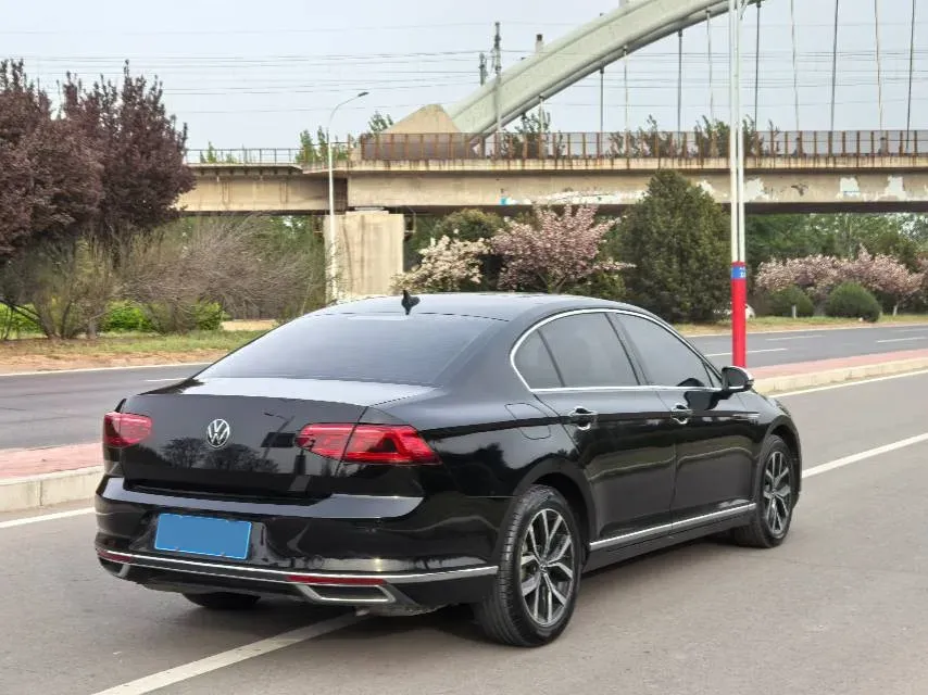 2019 Volkswagen Magotan 2.0T 186HP L4 7DCT,autocango,china used car exporter,china ev exporter,chinese used car exporter,chinese used ev exporter