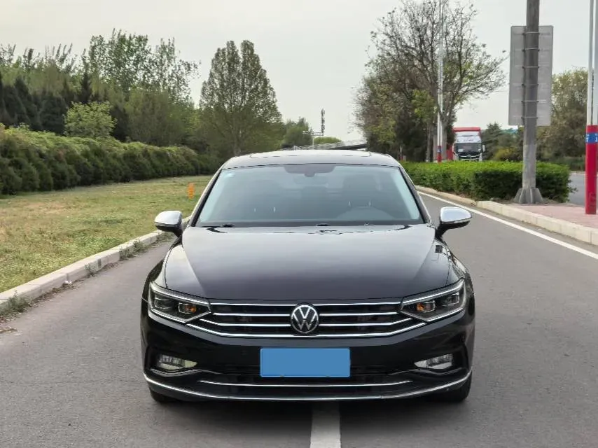 2019 Volkswagen Magotan 2.0T 186HP L4 7DCT,autocango,china used car exporter,china ev exporter,chinese used car exporter,chinese used ev exporter