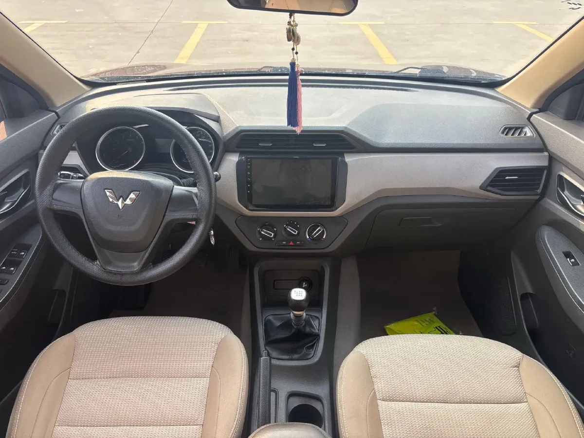 2019 WuLing HongGuang 1.5L 99HP L4 6MT,autocango,china used car exporter,china ev exporter,chinese used car exporter,chinese used ev exporter