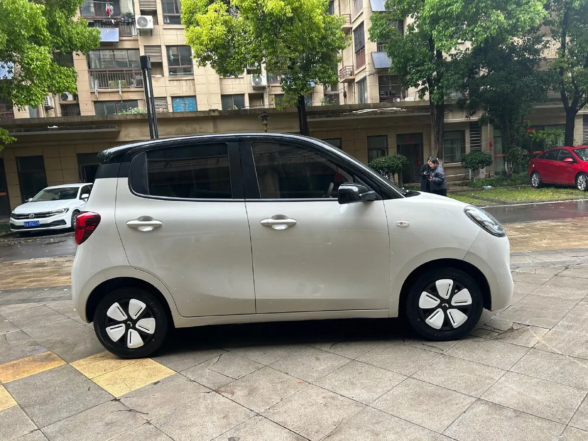 2025 WuLing HongGuang MINI EV BEV 16.2KWH,autocango,china used car exporter,china ev exporter,chinese used car exporter,chinese used ev exporter