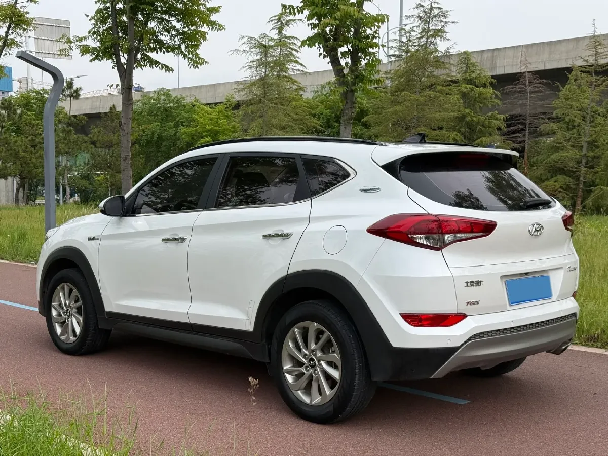 2015 Hyundai Tucson 1.6T 177HP L4 7DCT,autocango,china used car exporter,china ev exporter,chinese used car exporter,chinese used ev exporter