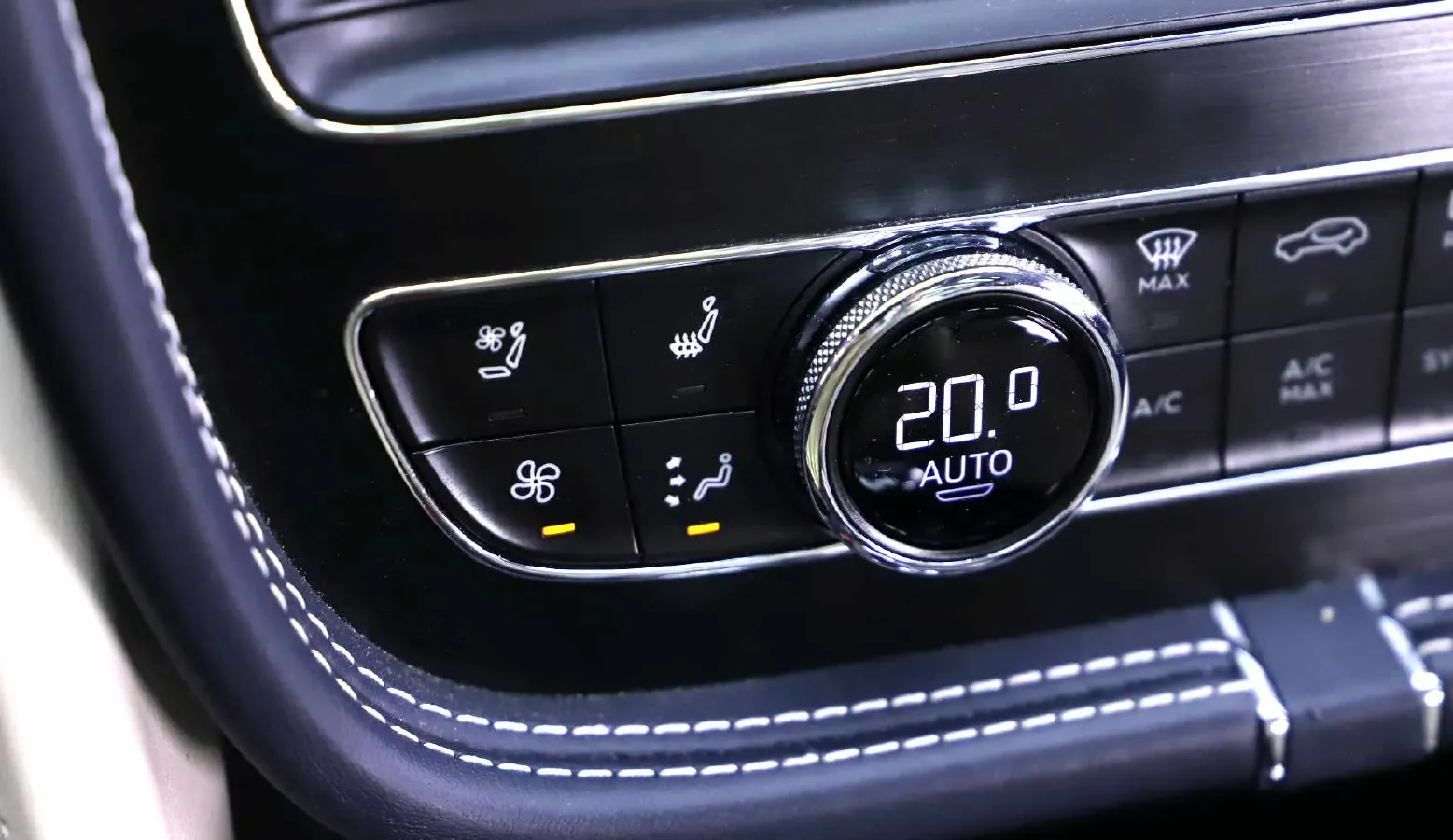 2018 Bentley Bentayga 4.0T 550HP V8 8AT,autocango,china used car exporter,china ev exporter,chinese used car exporter,chinese used ev exporter