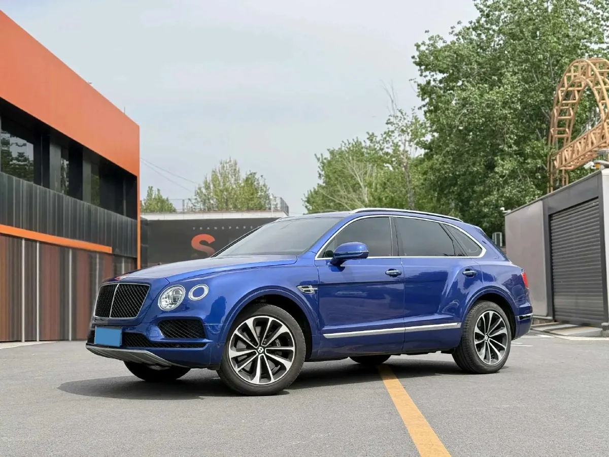 2018 Bentley Bentayga 4.0T 550HP V8 8AT,autocango,china used car exporter,china ev exporter,chinese used car exporter,chinese used ev exporter