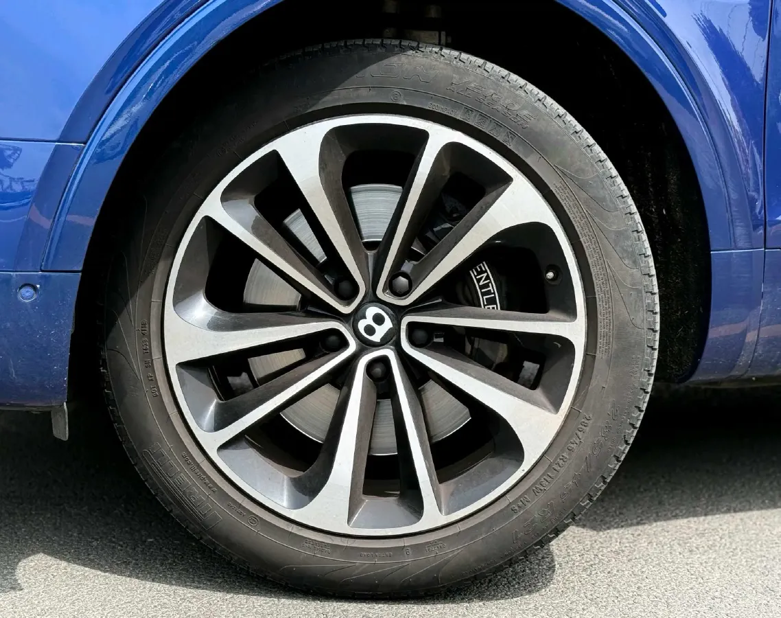 2018 Bentley Bentayga 4.0T 550HP V8 8AT,autocango,china used car exporter,china ev exporter,chinese used car exporter,chinese used ev exporter