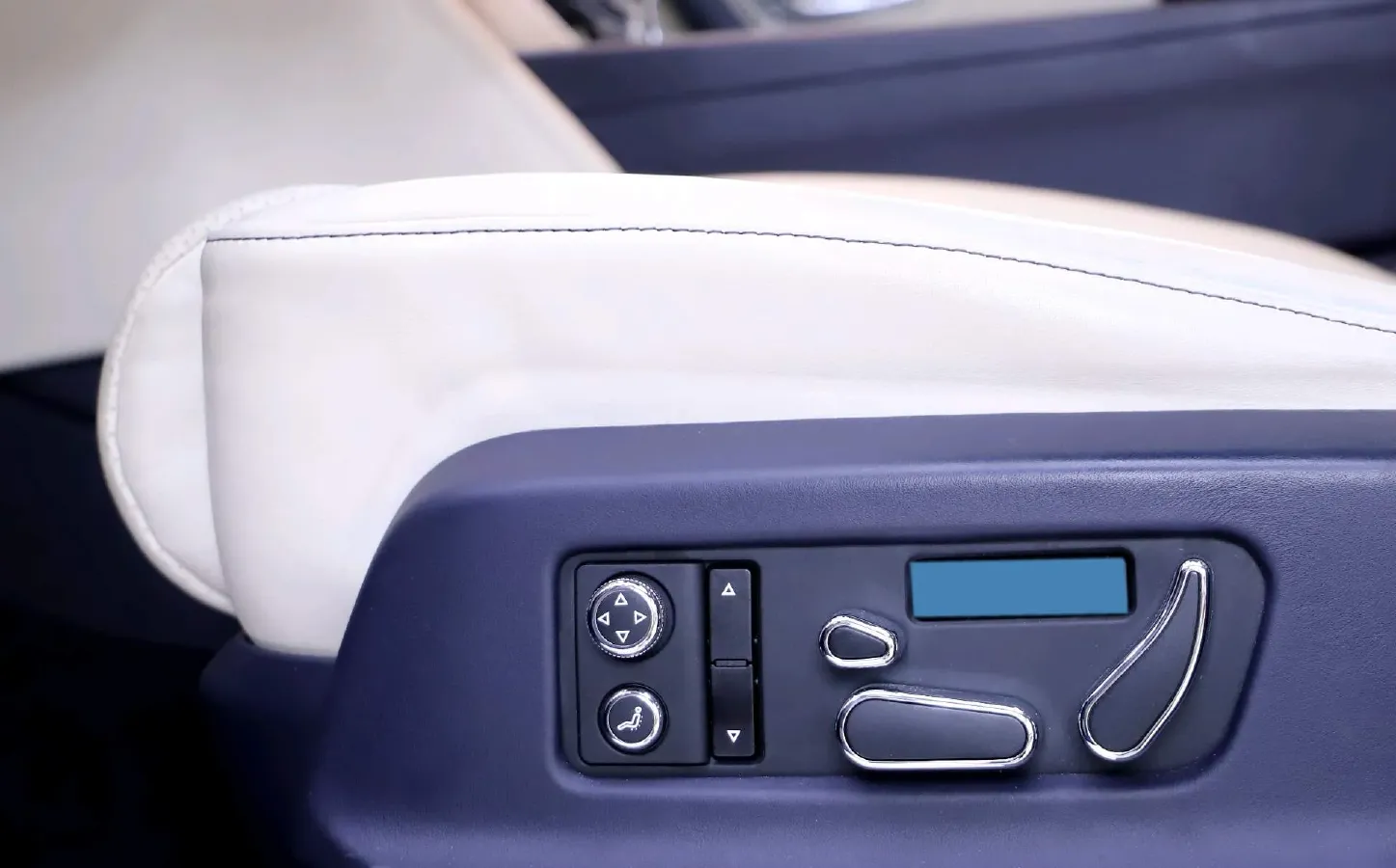 2018 Bentley Bentayga 4.0T 550HP V8 8AT,autocango,china used car exporter,china ev exporter,chinese used car exporter,chinese used ev exporter