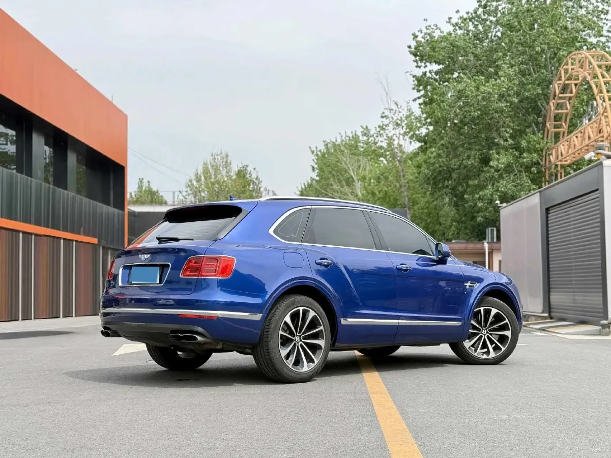 2018 Bentley Bentayga 4.0T 550HP V8 8AT,autocango,china used car exporter,china ev exporter,chinese used car exporter,chinese used ev exporter