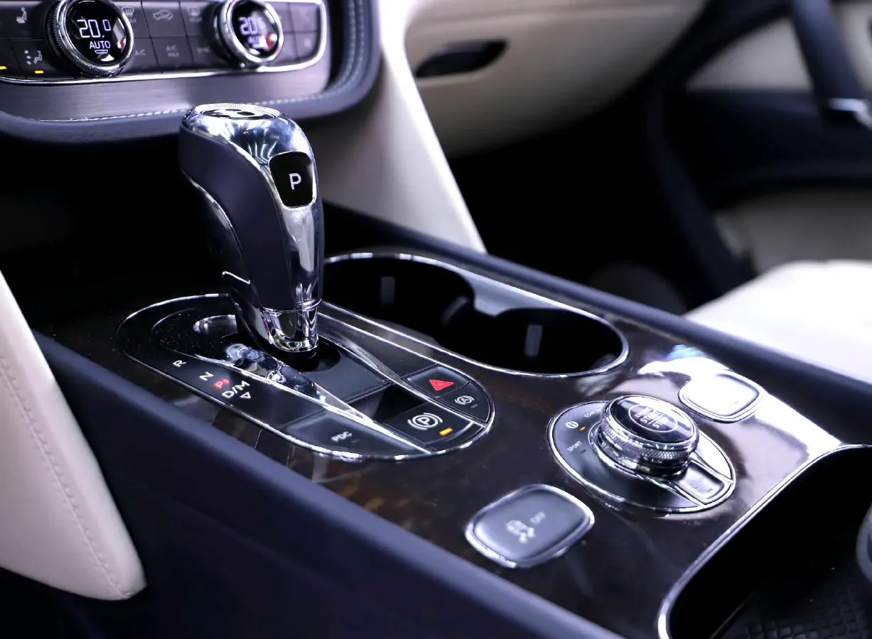 2018 Bentley Bentayga 4.0T 550HP V8 8AT,autocango,china used car exporter,china ev exporter,chinese used car exporter,chinese used ev exporter