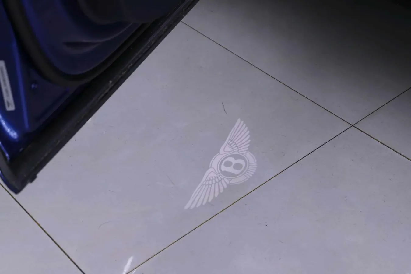 2018 Bentley Bentayga 4.0T 550HP V8 8AT,autocango,china used car exporter,china ev exporter,chinese used car exporter,chinese used ev exporter