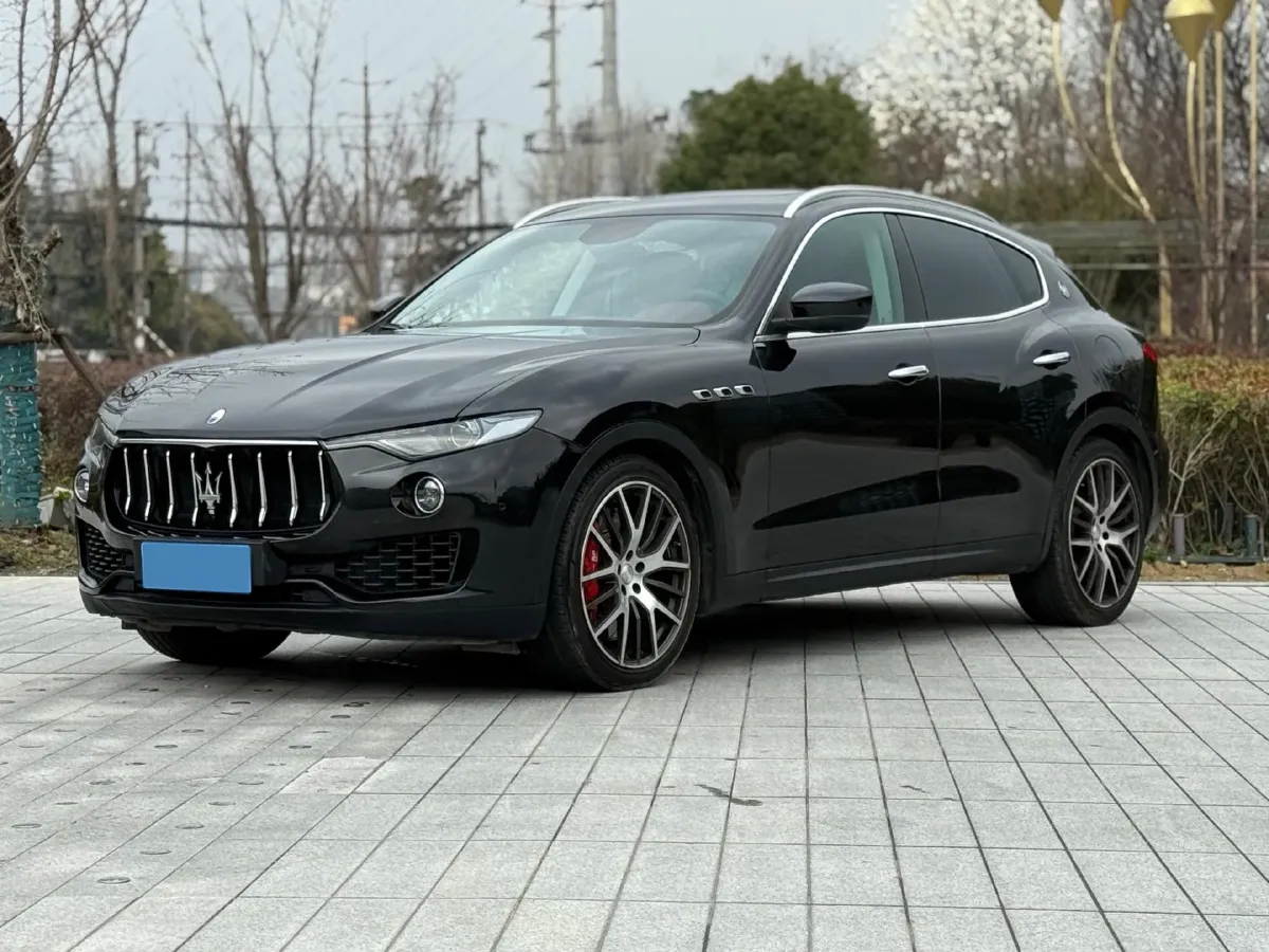 2022 Maserati Levante 2.0T 330HP L4 8AT,autocango,china used car exporter,china ev exporter,chinese used car exporter,chinese used ev exporter