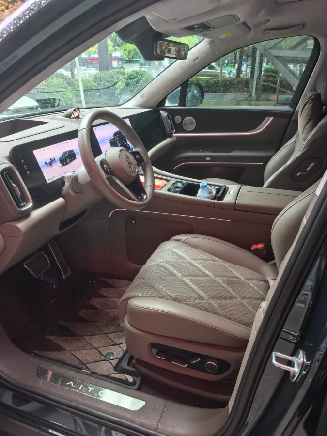 2025 AITO AITO M9 REEV 160HP REEV 52KWH,autocango,china used car exporter,china ev exporter,chinese used car exporter,chinese used ev exporter