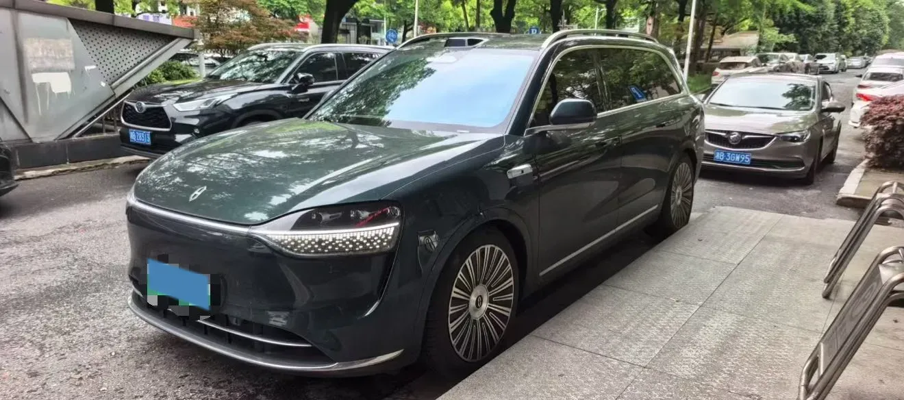 2025 AITO AITO M9 REEV 160HP REEV 52KWH,autocango,china used car exporter,china ev exporter,chinese used car exporter,chinese used ev exporter