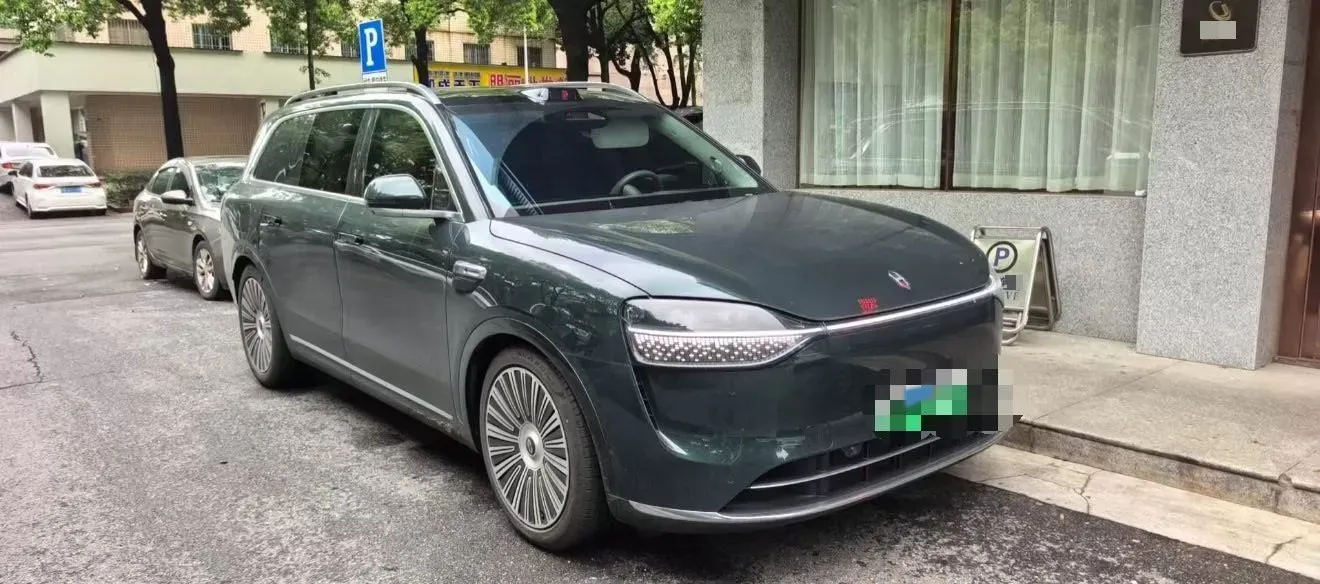 2025 AITO AITO M9 REEV 160HP REEV 52KWH,autocango,china used car exporter,china ev exporter,chinese used car exporter,chinese used ev exporter