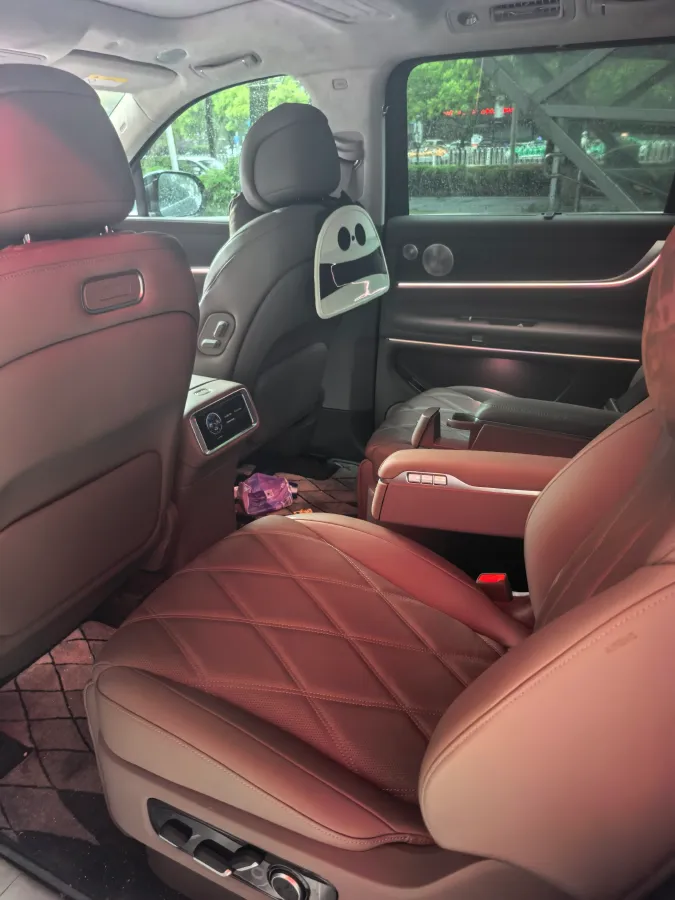 2025 AITO AITO M9 REEV 160HP REEV 52KWH,autocango,china used car exporter,china ev exporter,chinese used car exporter,chinese used ev exporter