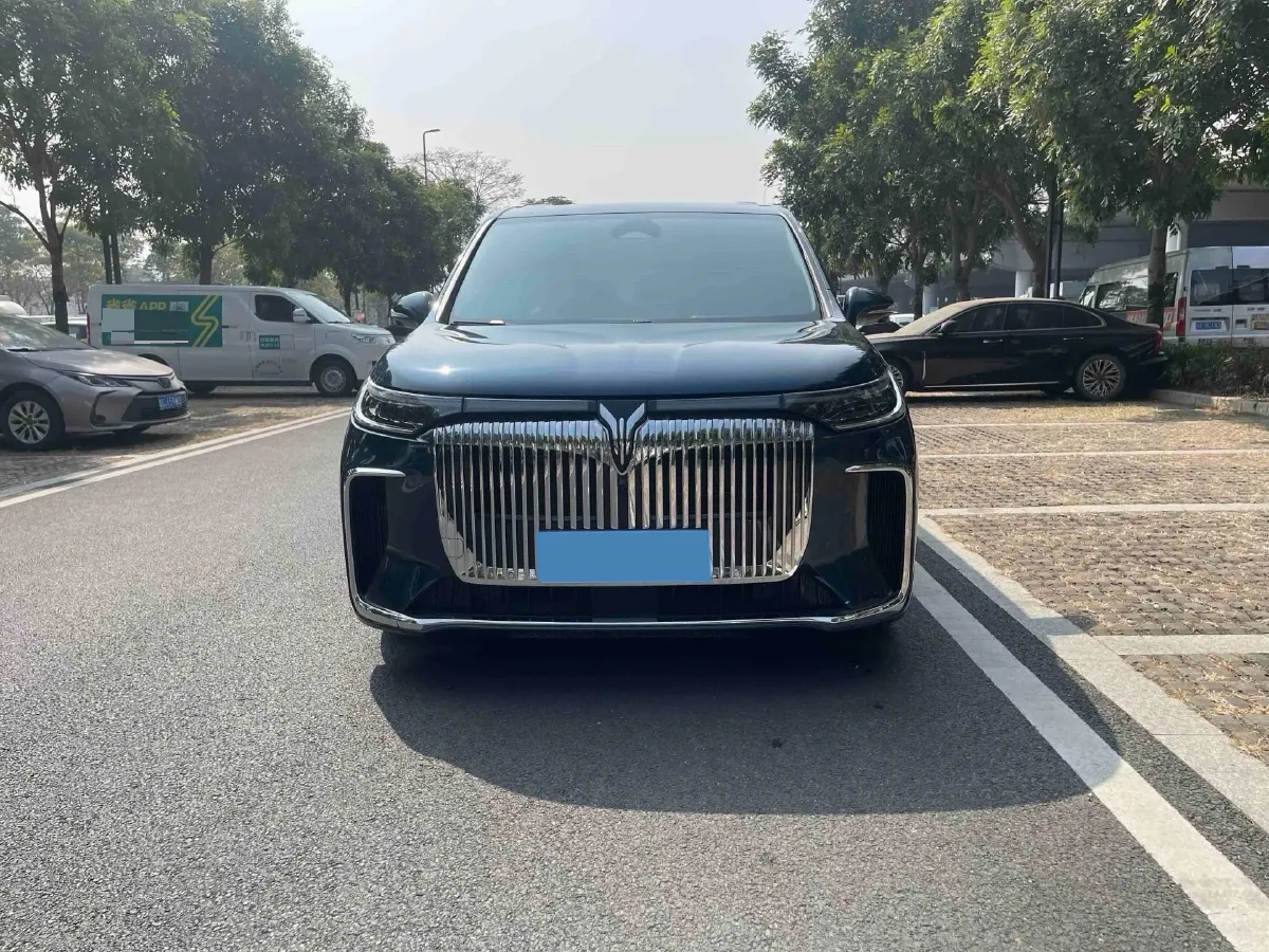 2025 Voyah Dream 1.5T 150HP L4 PHEV 41.7KWH,autocango,china used car exporter,china ev exporter,chinese used car exporter,chinese used ev exporter