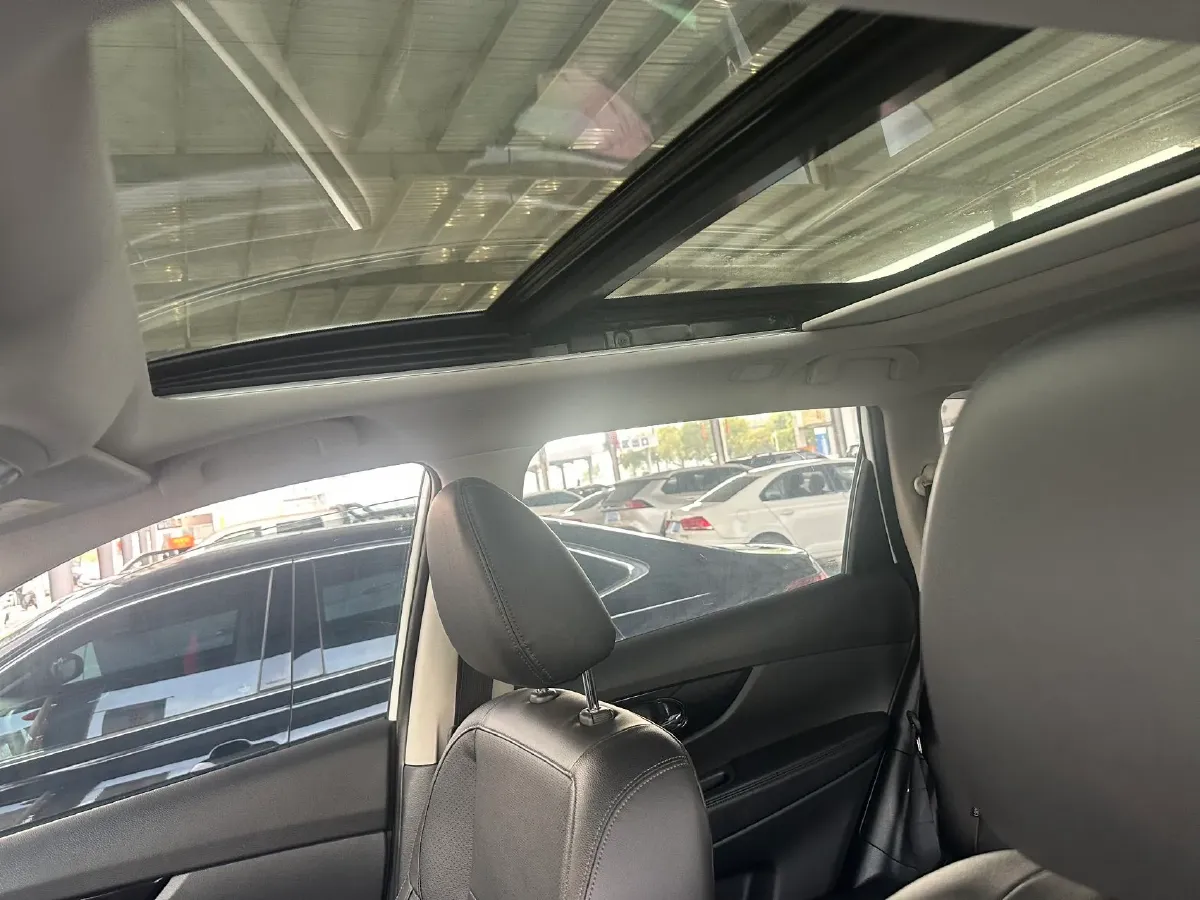 2023 Nissan X-Trail 2.0L 151HP L4 CVT,autocango,china used car exporter,china ev exporter,chinese used car exporter,chinese used ev exporter