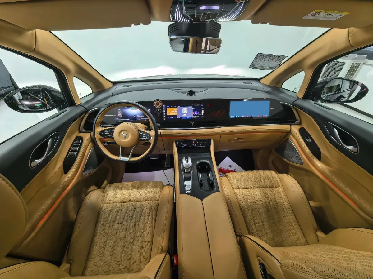 2022 Voyah Dream BEV 82KWH,autocango,china used car exporter,china ev exporter,chinese used car exporter,chinese used ev exporter