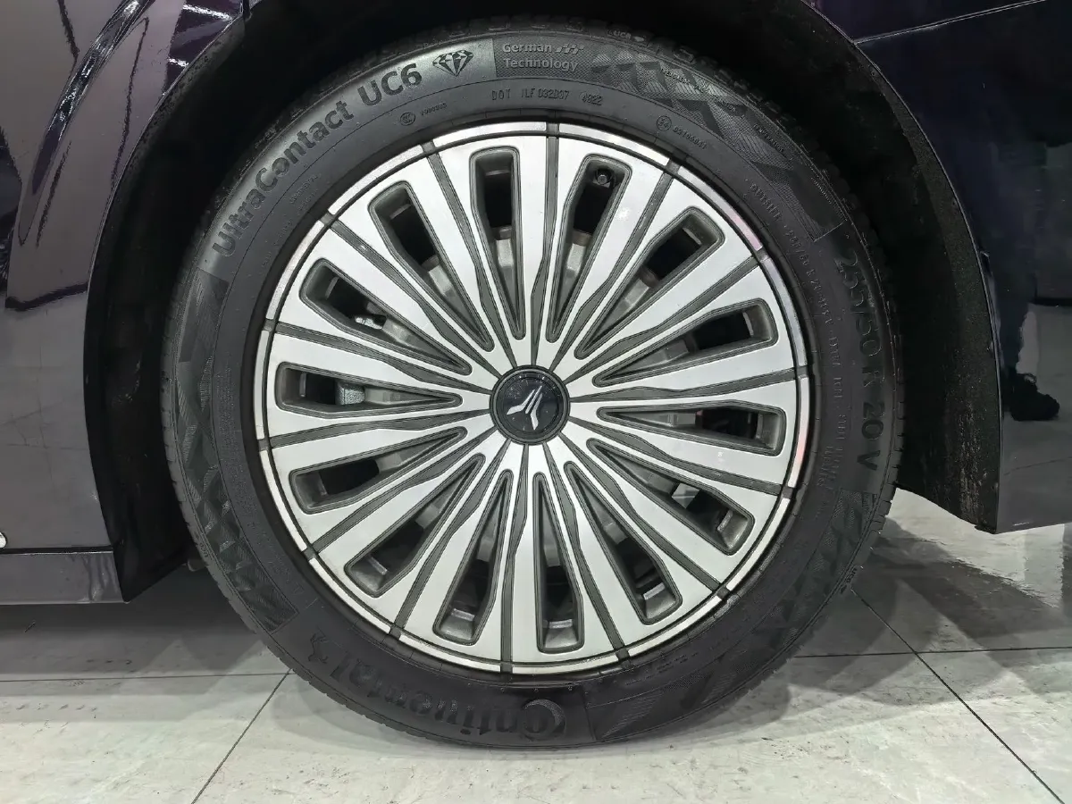 2022 Voyah Dream BEV 82KWH,autocango,china used car exporter,china ev exporter,chinese used car exporter,chinese used ev exporter