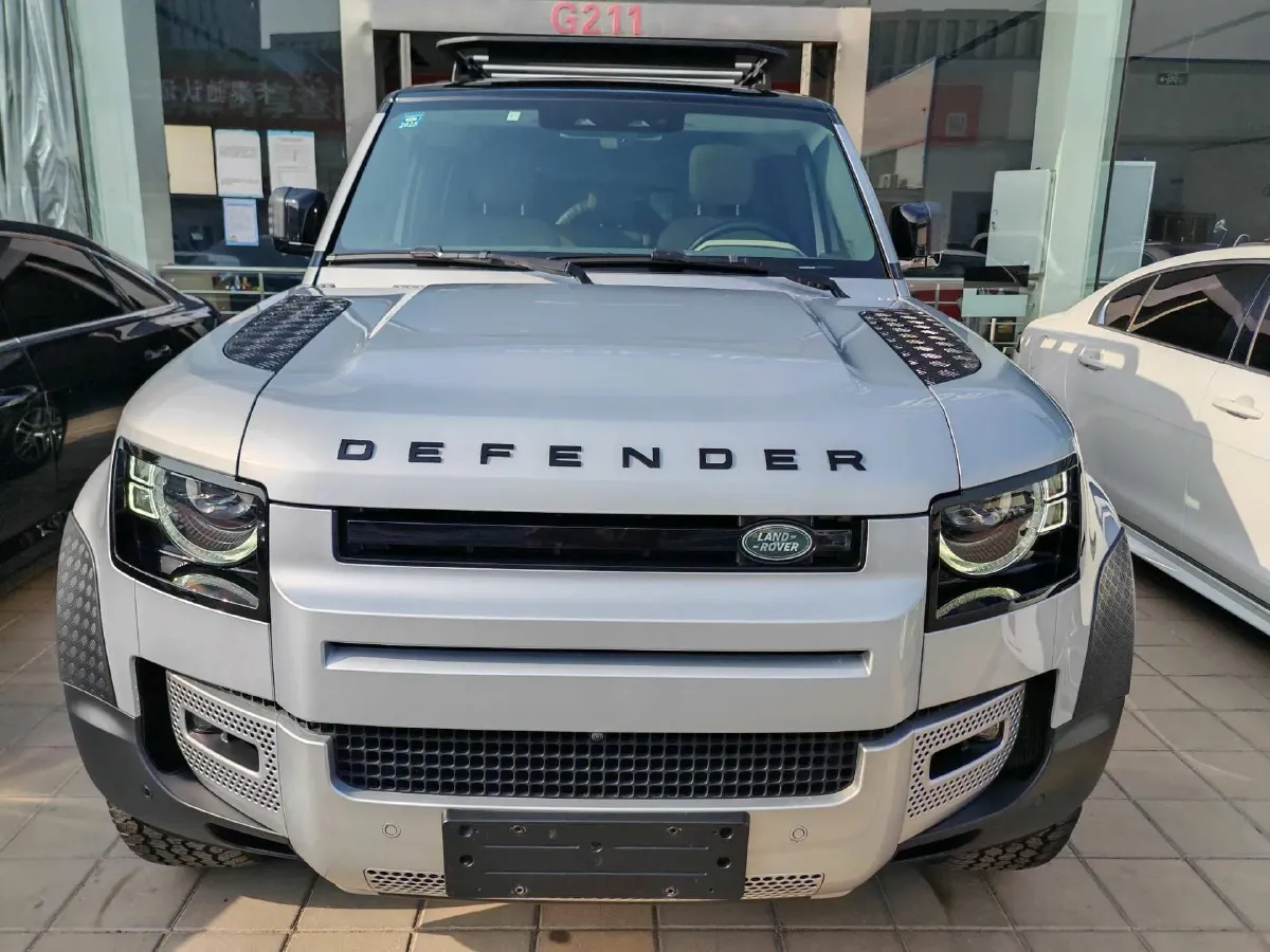 2021 Land Rover Defender 3.0T 400HP L6 8AT,autocango,china used car exporter,china ev exporter,chinese used car exporter,chinese used ev exporter