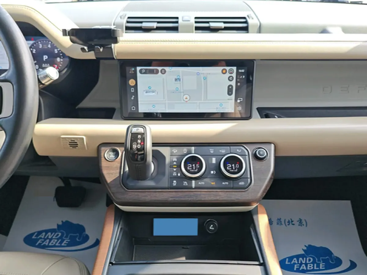 2021 Land Rover Defender 3.0T 400HP L6 8AT,autocango,china used car exporter,china ev exporter,chinese used car exporter,chinese used ev exporter