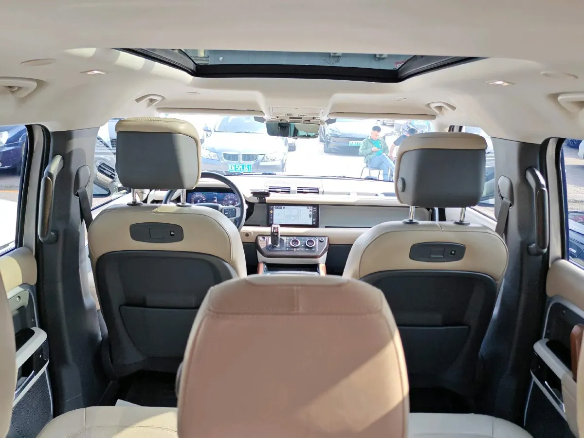 2021 Land Rover Defender 3.0T 400HP L6 8AT,autocango,china used car exporter,china ev exporter,chinese used car exporter,chinese used ev exporter