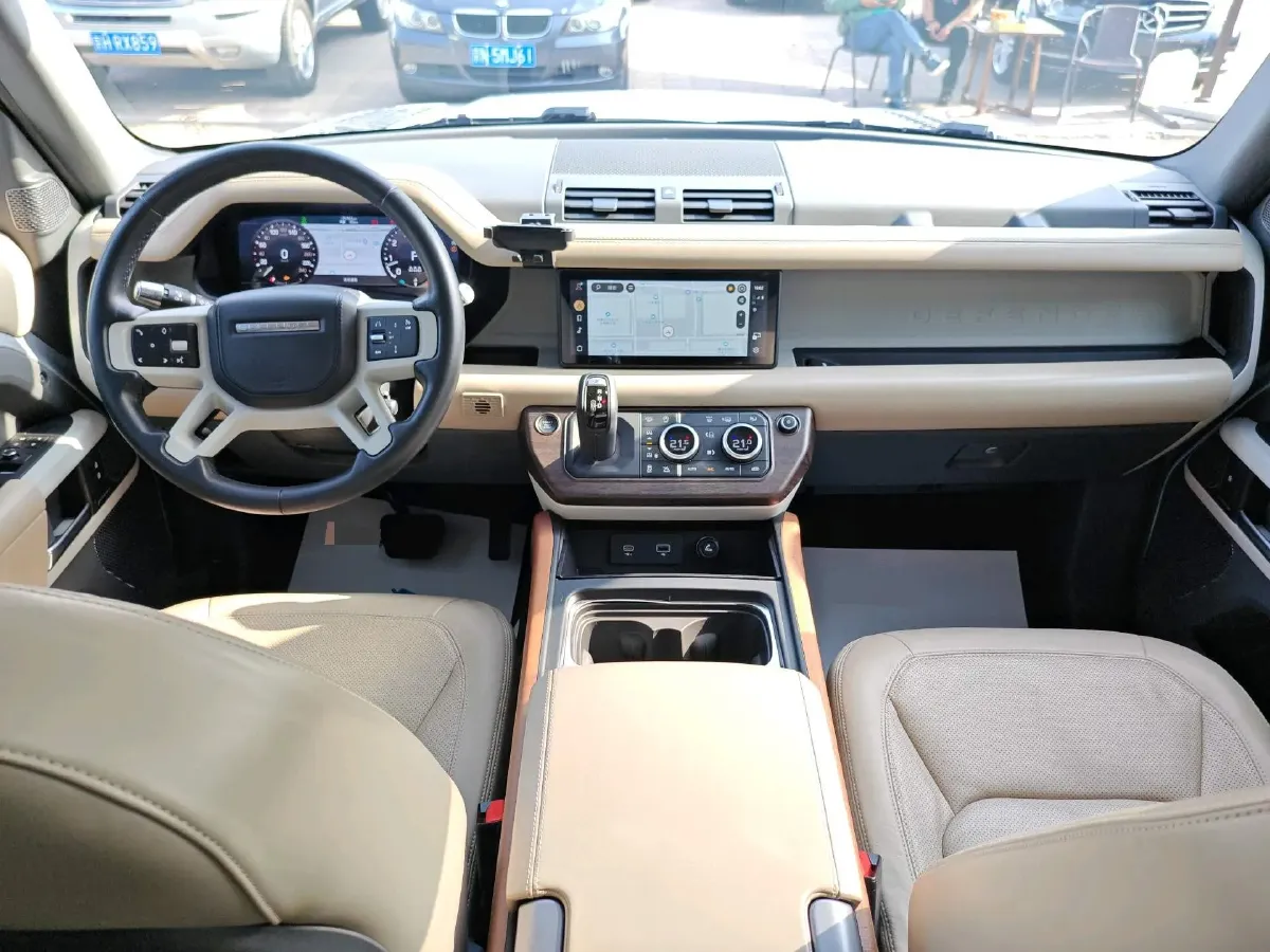 2021 Land Rover Defender 3.0T 400HP L6 8AT,autocango,china used car exporter,china ev exporter,chinese used car exporter,chinese used ev exporter