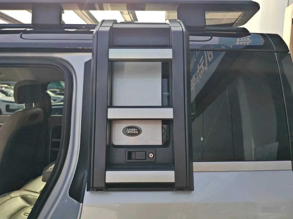 2021 Land Rover Defender 3.0T 400HP L6 8AT,autocango,china used car exporter,china ev exporter,chinese used car exporter,chinese used ev exporter