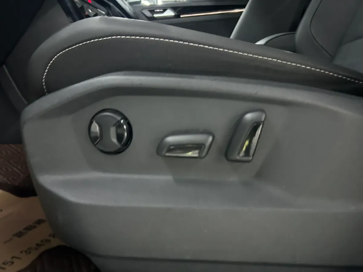 2022 Volkswagen T-Roc 1.4T 150HP L4 7DCT,autocango,china used car exporter,china ev exporter,chinese used car exporter,chinese used ev exporter