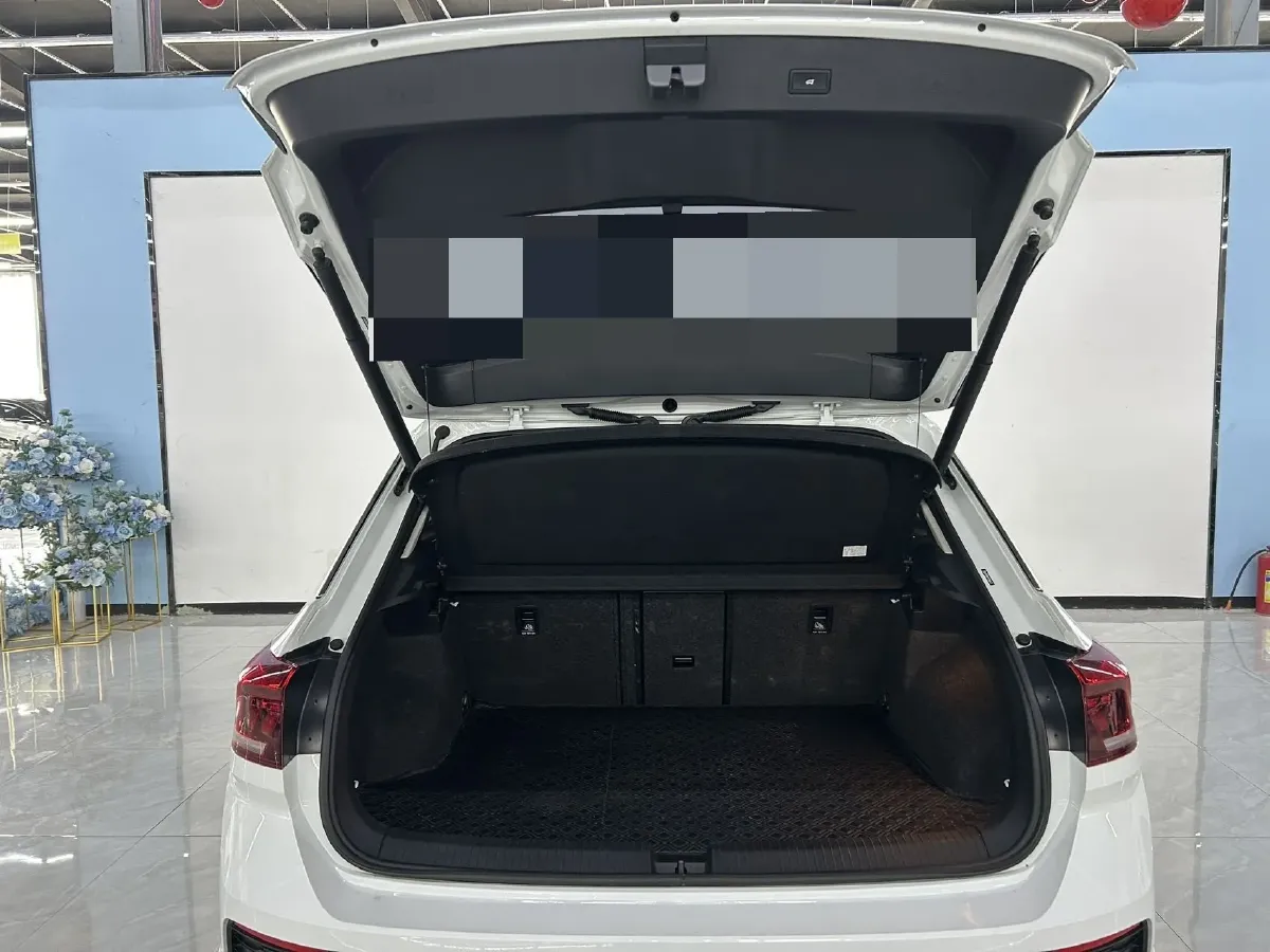 2022 Volkswagen T-Roc 1.4T 150HP L4 7DCT,autocango,china used car exporter,china ev exporter,chinese used car exporter,chinese used ev exporter