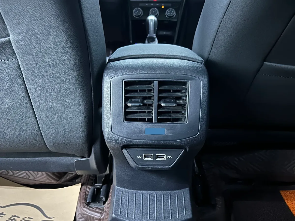 2022 Volkswagen T-Roc 1.4T 150HP L4 7DCT,autocango,china used car exporter,china ev exporter,chinese used car exporter,chinese used ev exporter