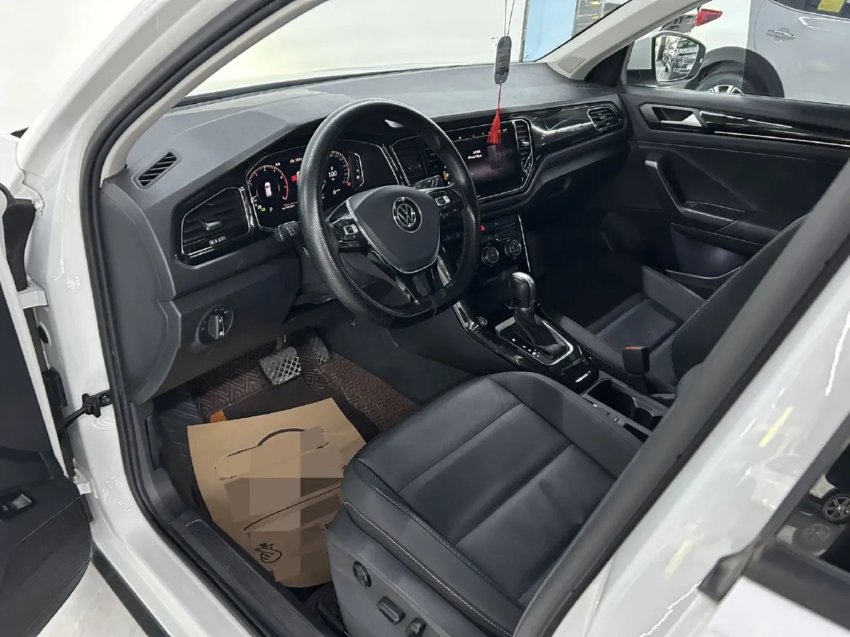 2022 Volkswagen T-Roc 1.4T 150HP L4 7DCT,autocango,china used car exporter,china ev exporter,chinese used car exporter,chinese used ev exporter