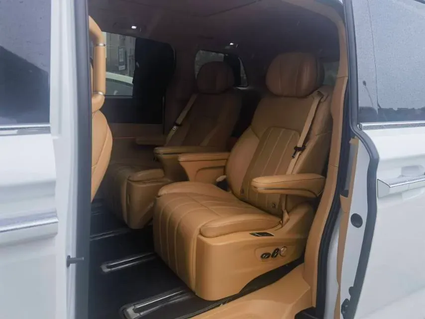 2024 Voyah Dream 1.5T 150HP L4 PHEV 43KWH,autocango,china used car exporter,china ev exporter,chinese used car exporter,chinese used ev exporter