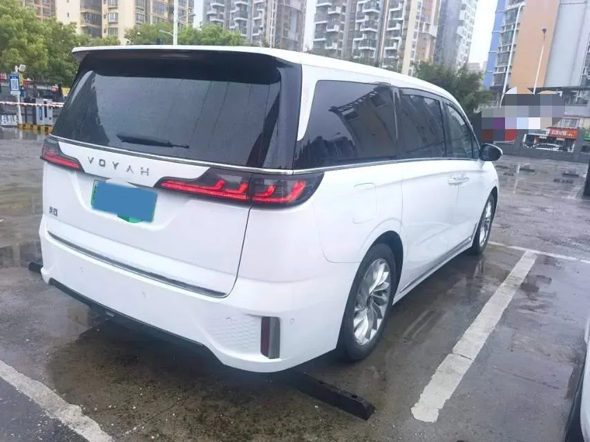 2024 Voyah Dream 1.5T 150HP L4 PHEV 43KWH,autocango,china used car exporter,china ev exporter,chinese used car exporter,chinese used ev exporter